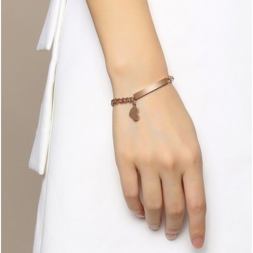 ESCLAVA CON CORAZÓN EN ACERO