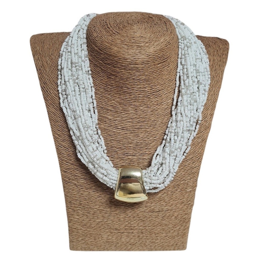 Collar rocalla, ETNIA