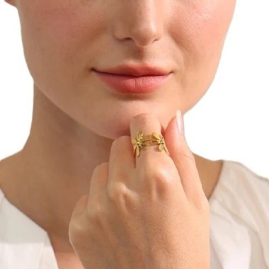 anillo flores arena roja